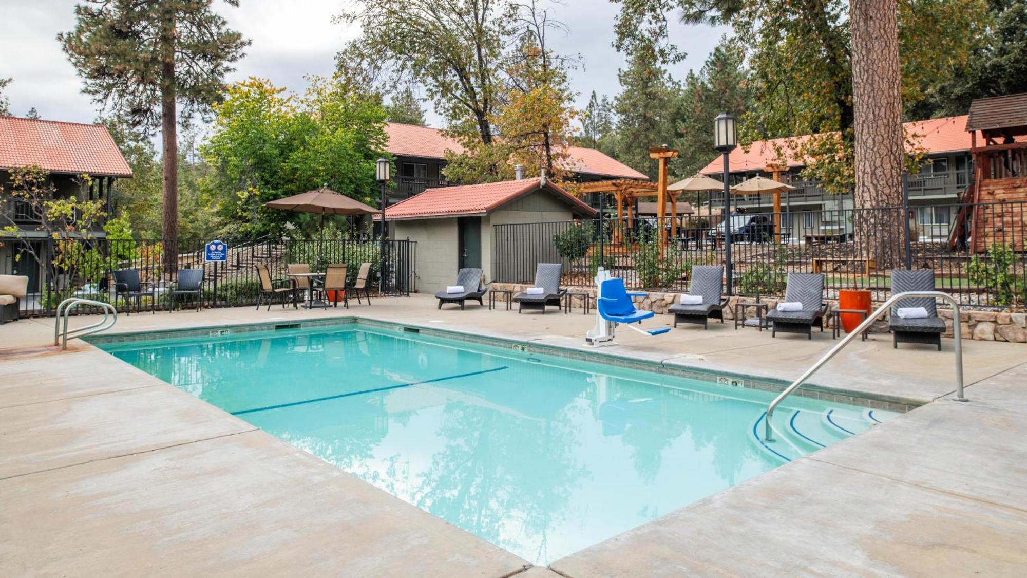 Buck Meadows Lodge Гровленд Экстерьер фото